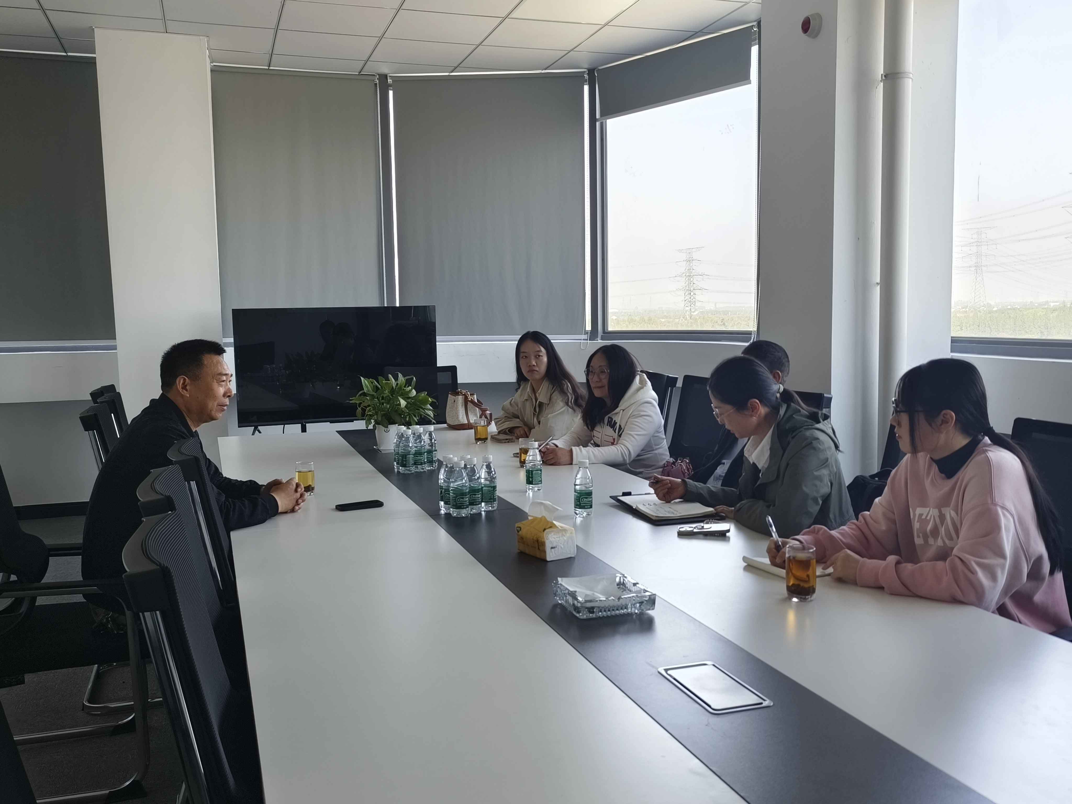 熱烈歡迎上海澤達(dá)國際貿(mào)易蒞臨曼光考察調(diào)研！